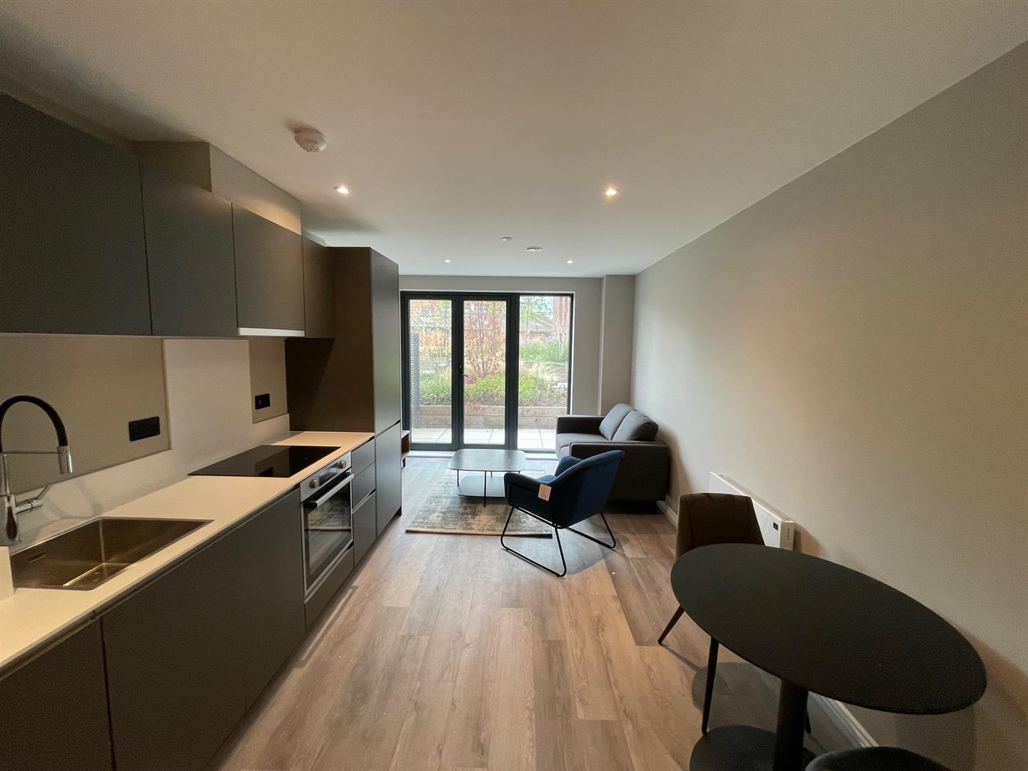 Flat Whitehall Road in Leeds