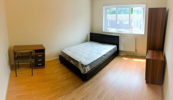 Room Lismore Close in Nottingham