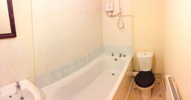 Room Lismore Close in Nottingham