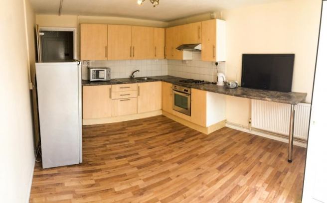 Room Lismore Close in Nottingham