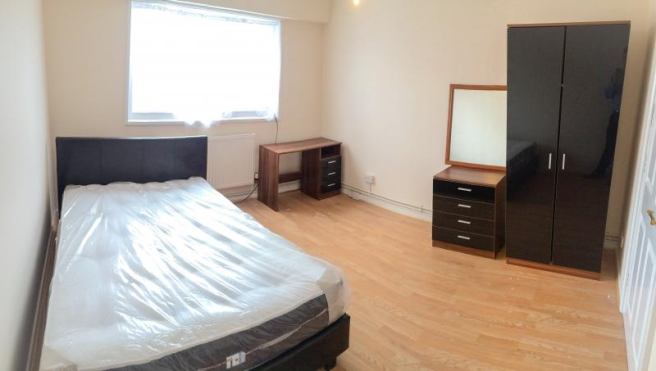 Room Lismore Close in Nottingham