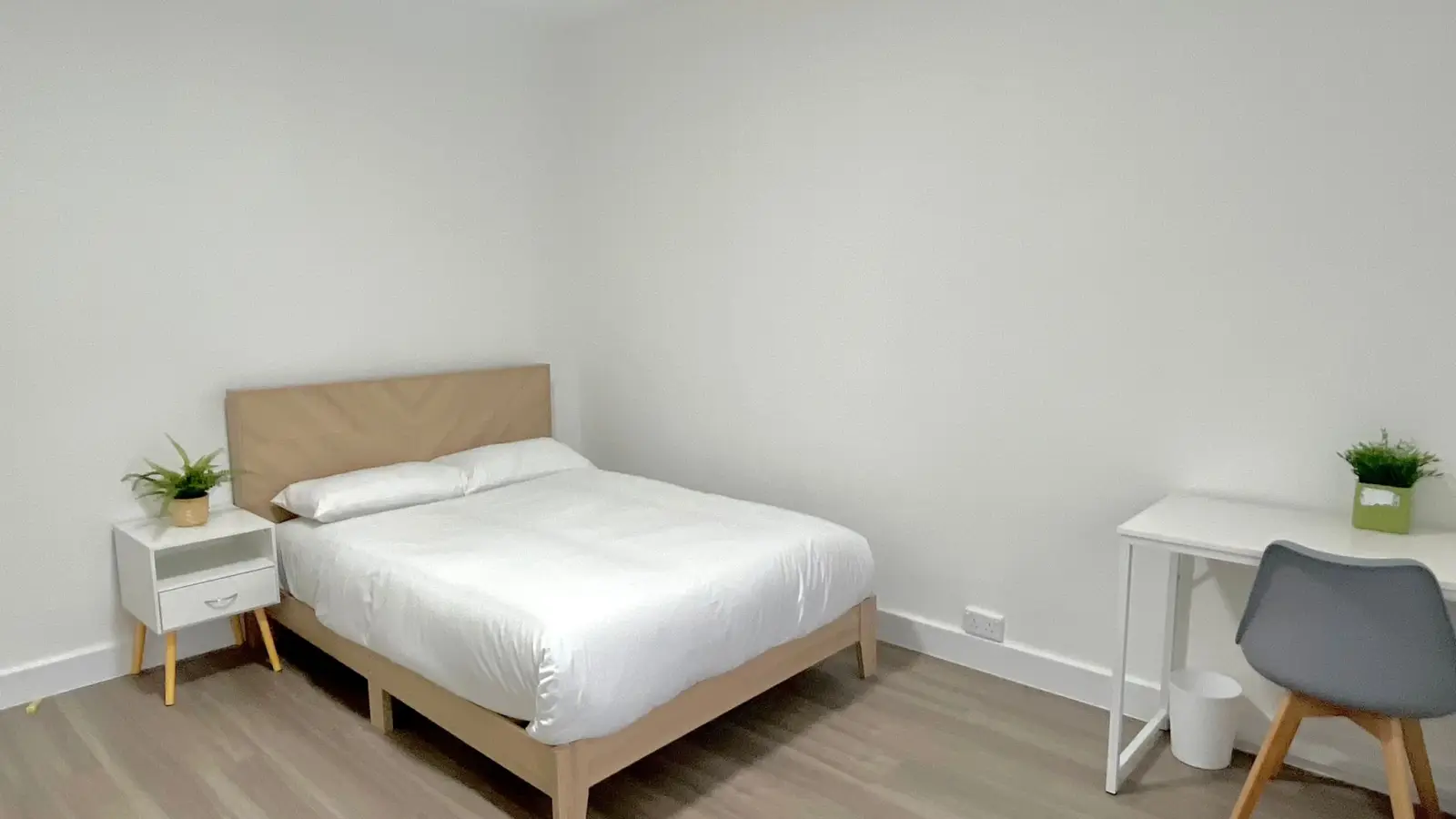 Room Pattison Road in Greater London