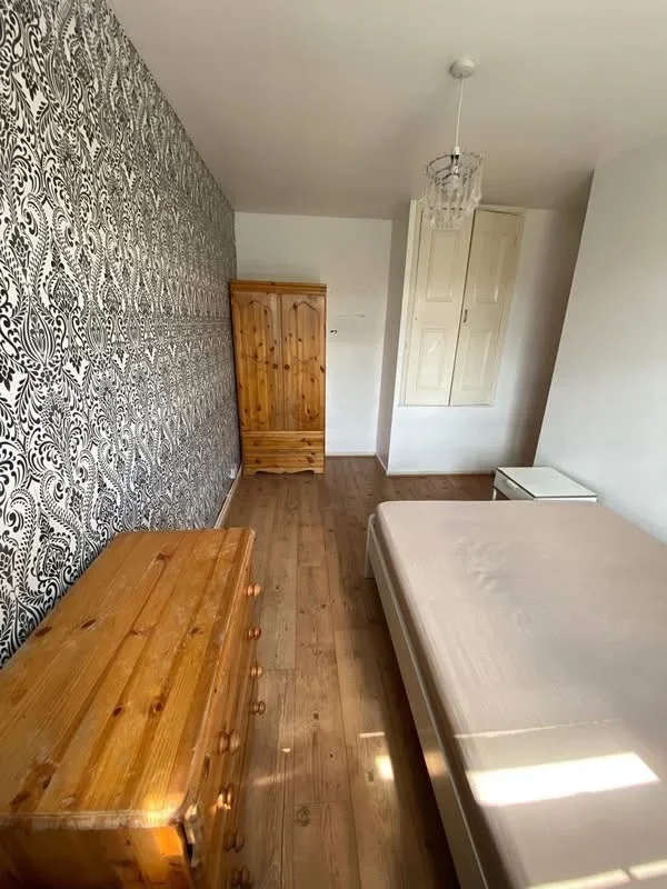 Room Ellsworth Street in Greater London