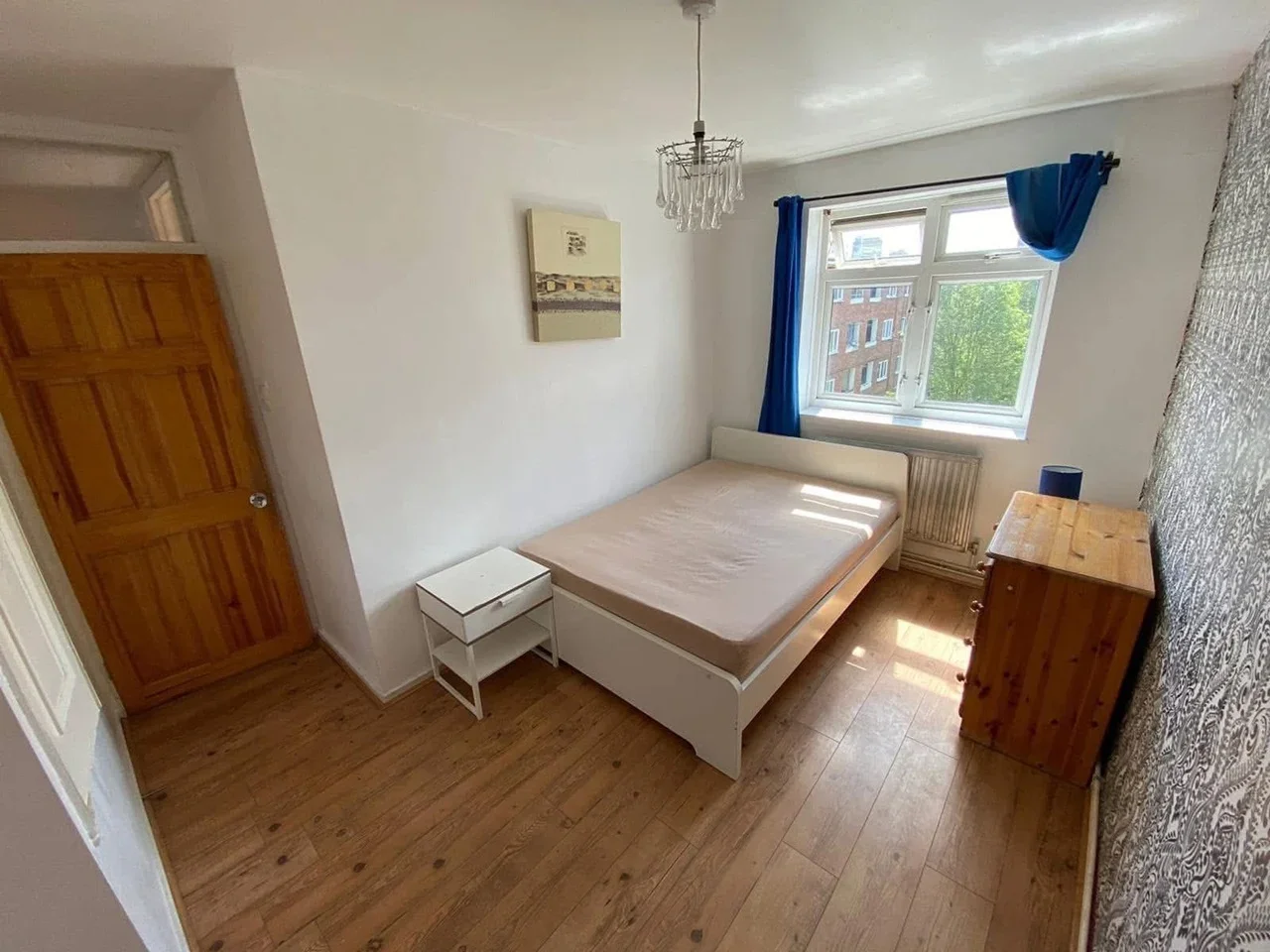 Room Ellsworth Street in Greater London