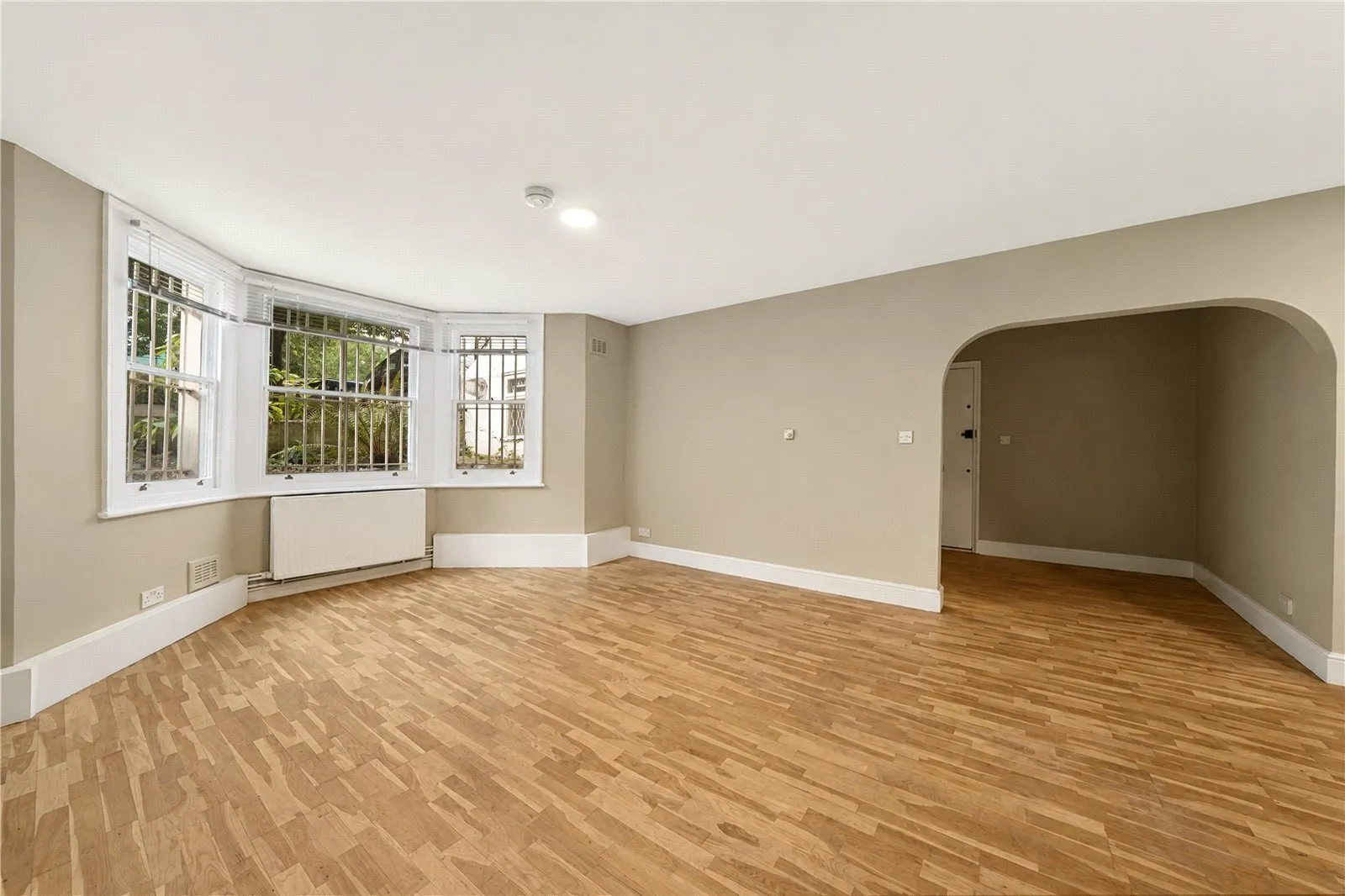 Flat Brondesbury Road in Greater London