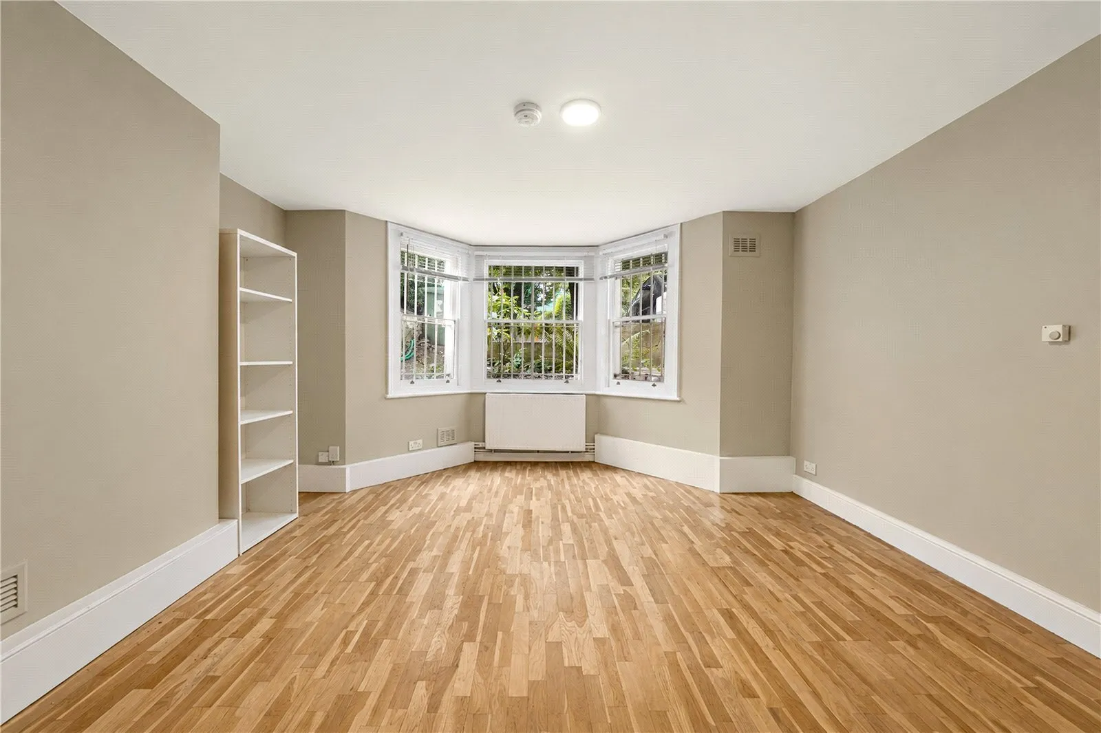 Flat Brondesbury Road in Greater London
