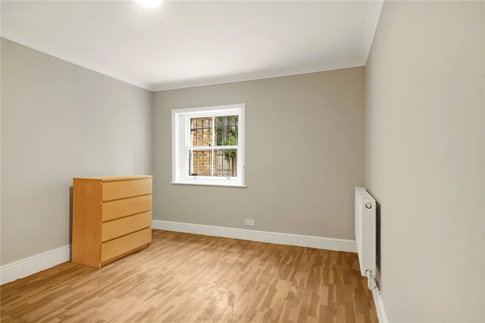 Flat Brondesbury Road in Greater London