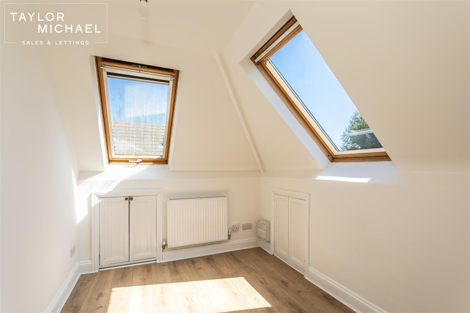 Room Holland Road in Hove