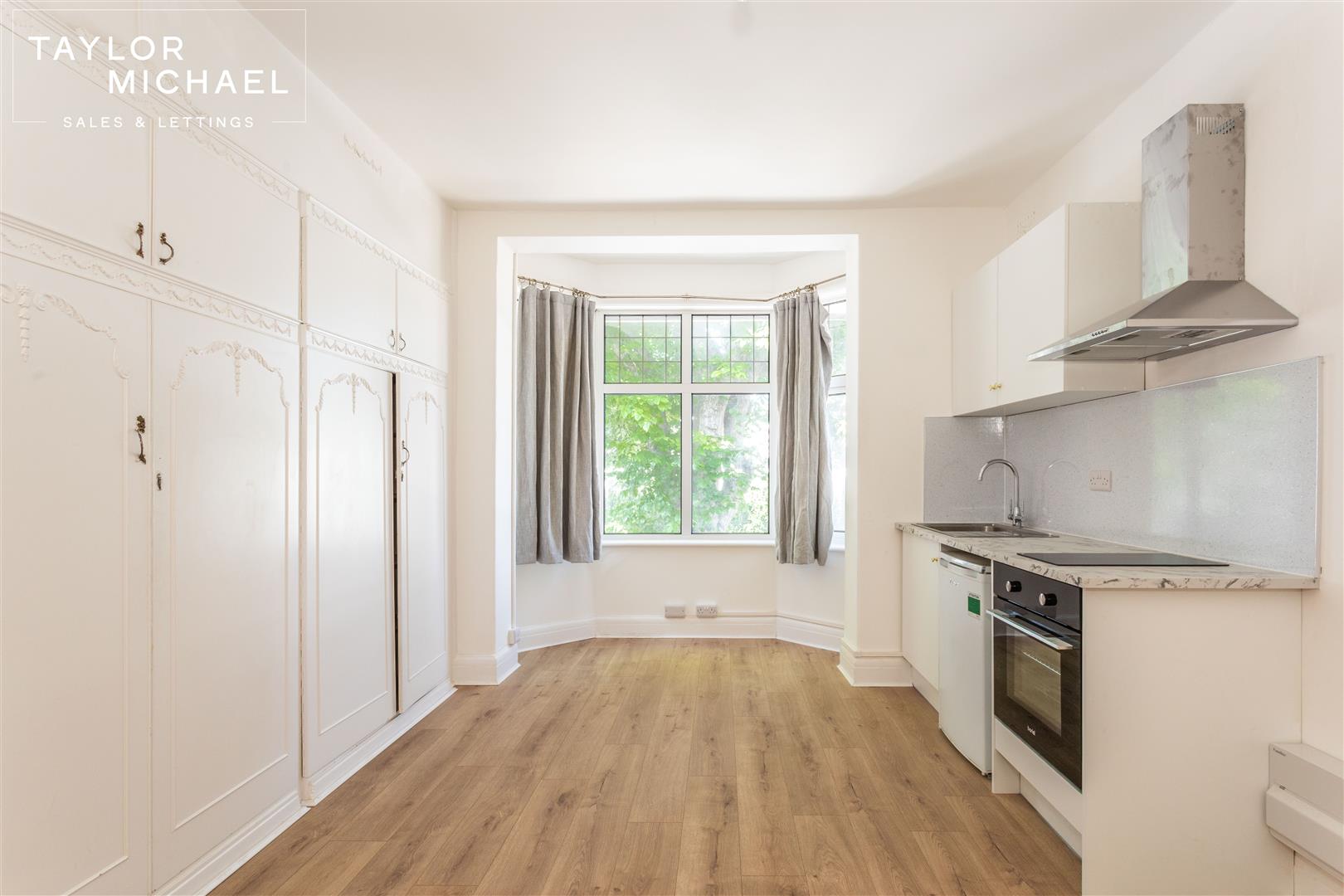 Room Holland Road in Hove