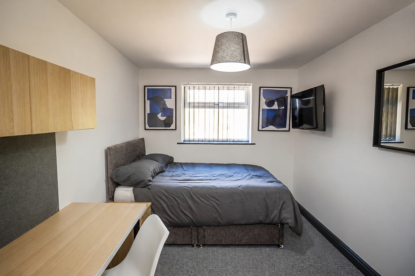 Room Gladstone Avenue in Chester