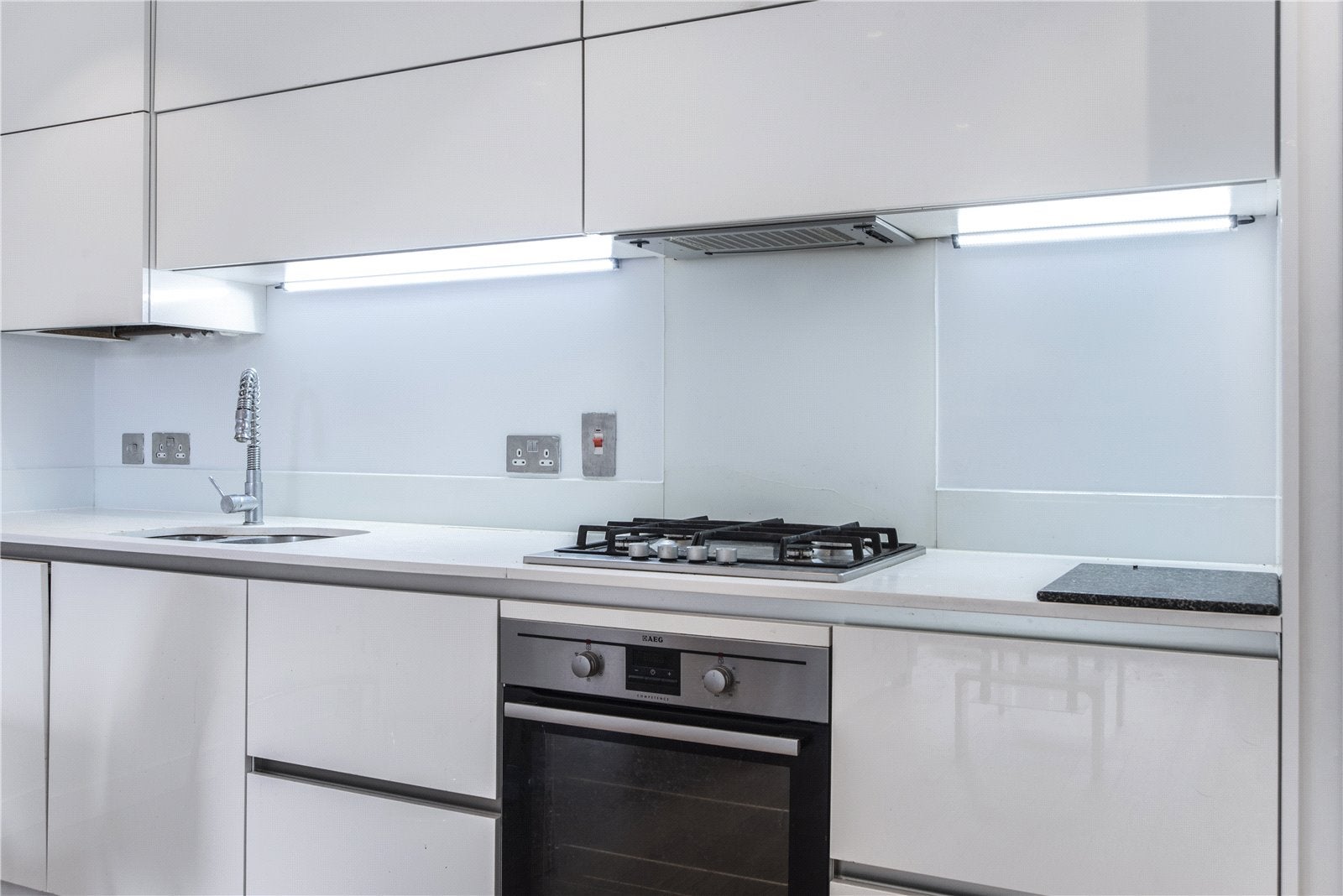 Flat Heneage Street in Greater London