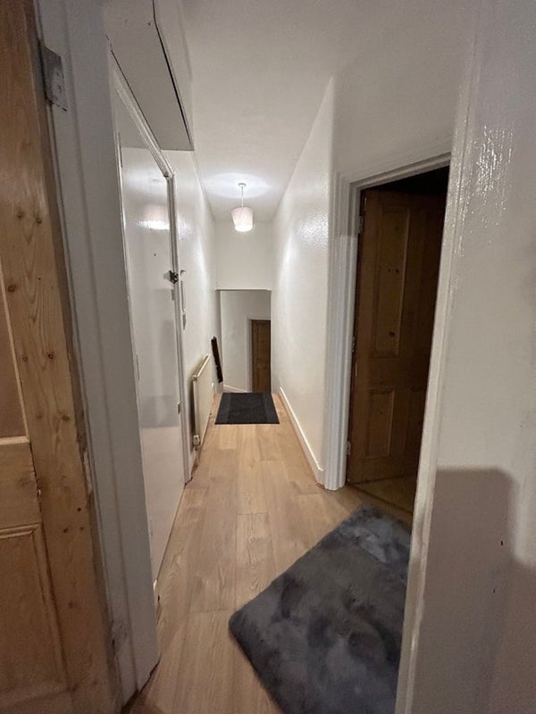 Flat Portland Road in London