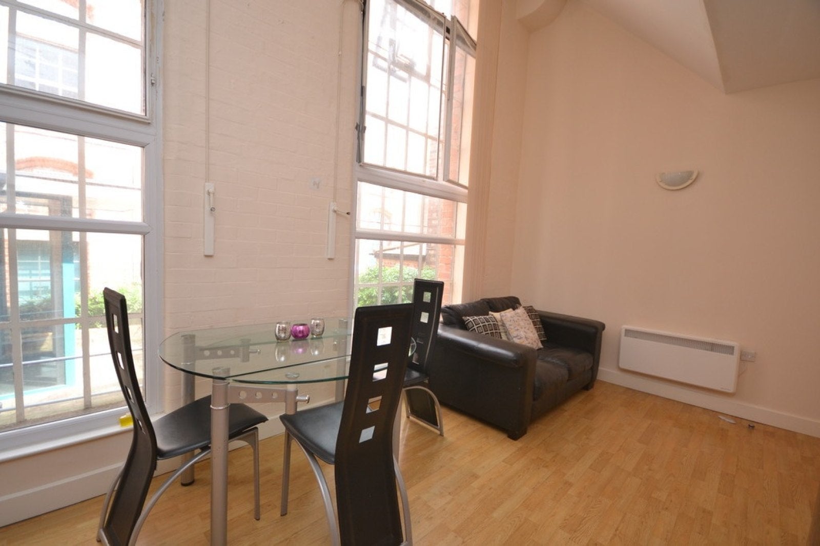 Room Hartley Road in Nottingham