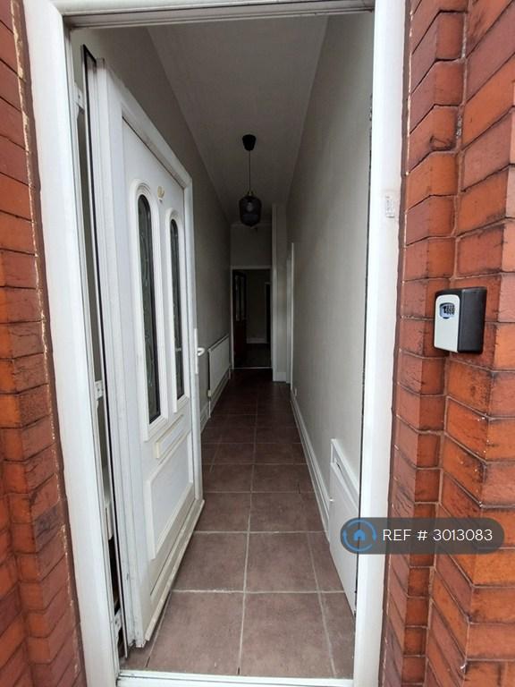 House Whitegate Lane in Chadderton