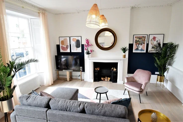 Flat Triangle West in Bristol