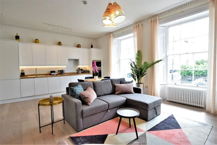 Flat Triangle West in Bristol