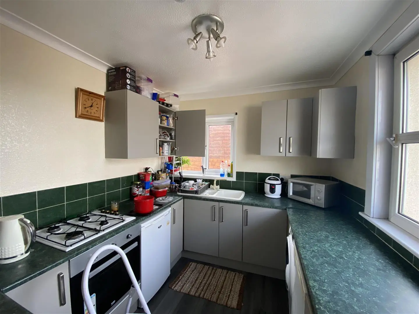 Room Whitfeld Road in Ashford