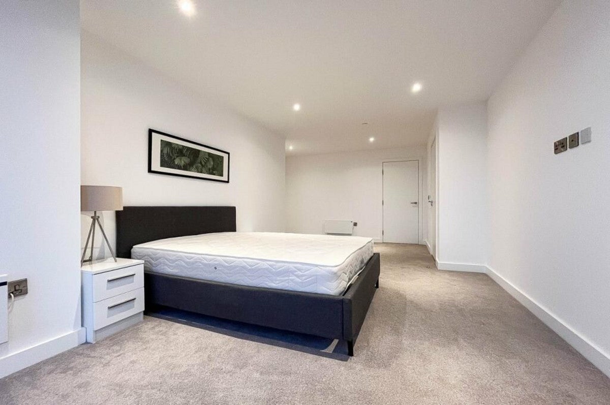 Flat Dagmar Court in London