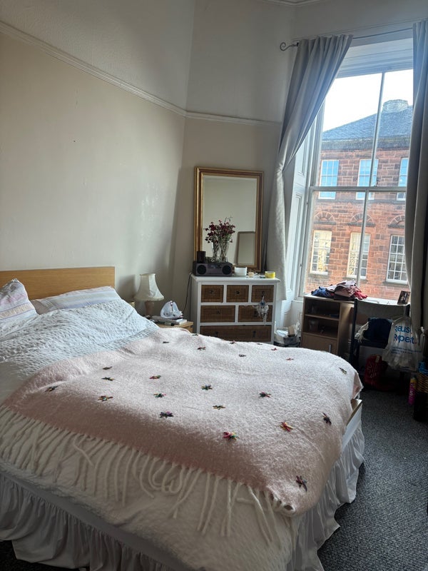 Room Renfrew Street in Glasgow