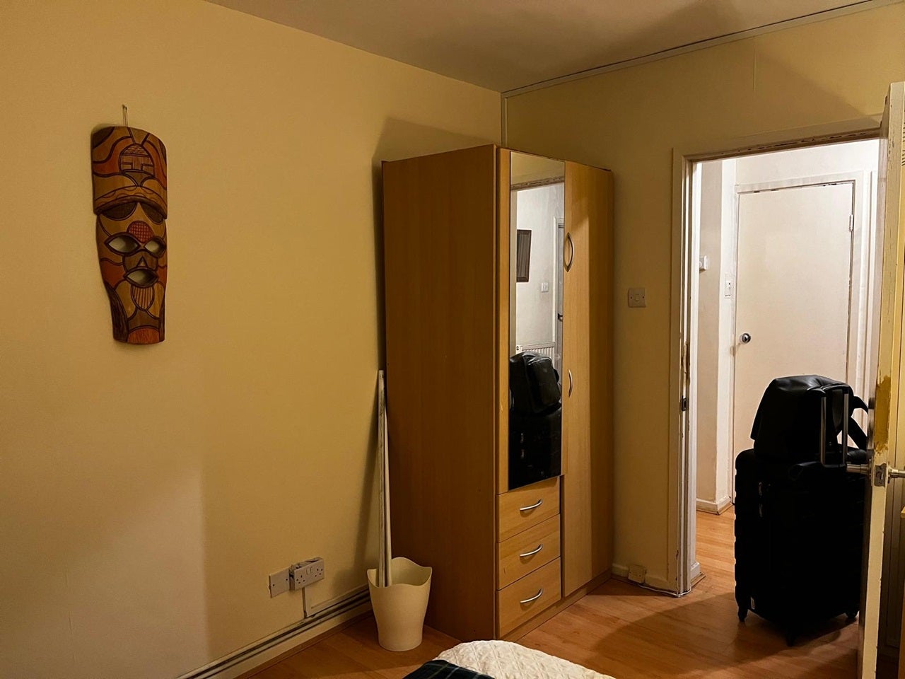 Room Sandmere Road in Greater London