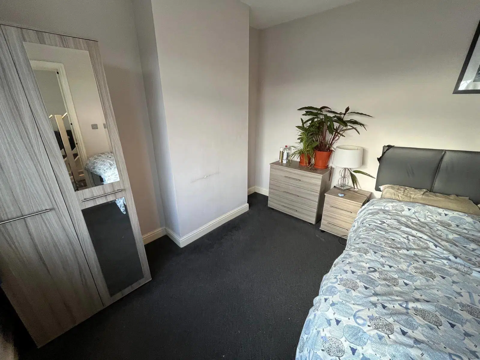 Room Birch Court in Leeds