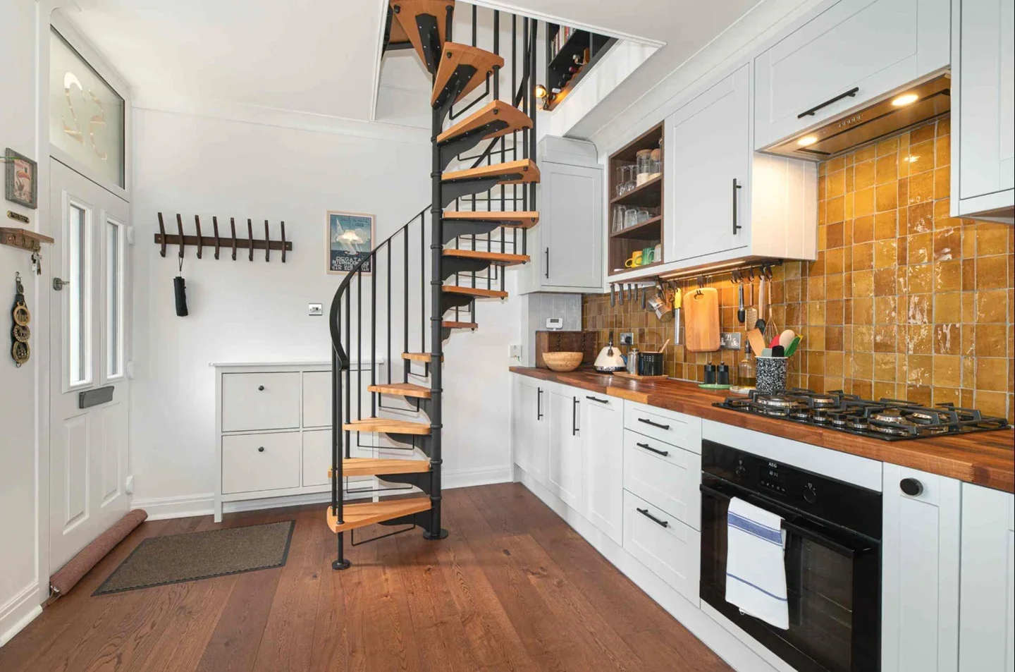 Flat Granville Road in Greater London