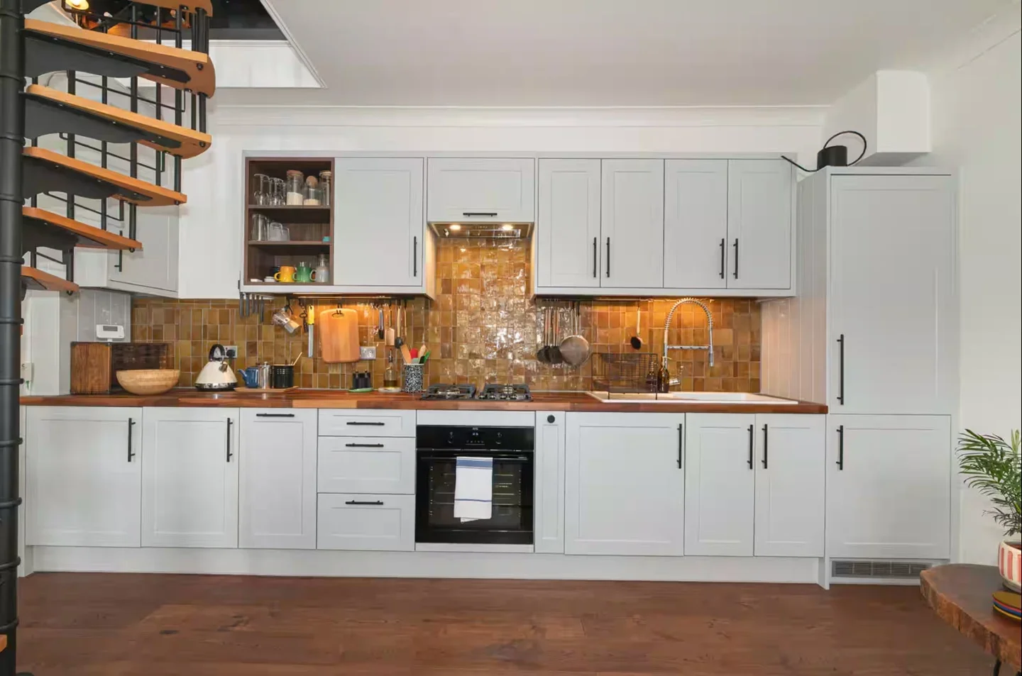 Flat Granville Road in Greater London