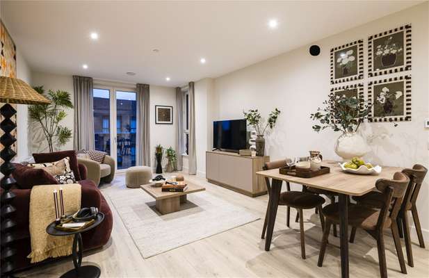 Flat Clements Road in Greater London