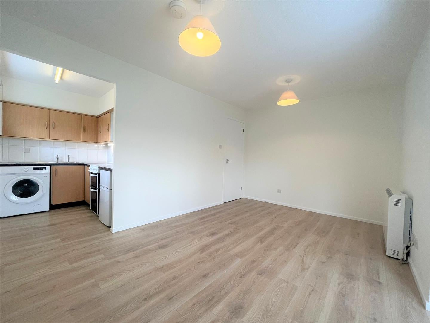Flat Clarkes Drive in Greater London