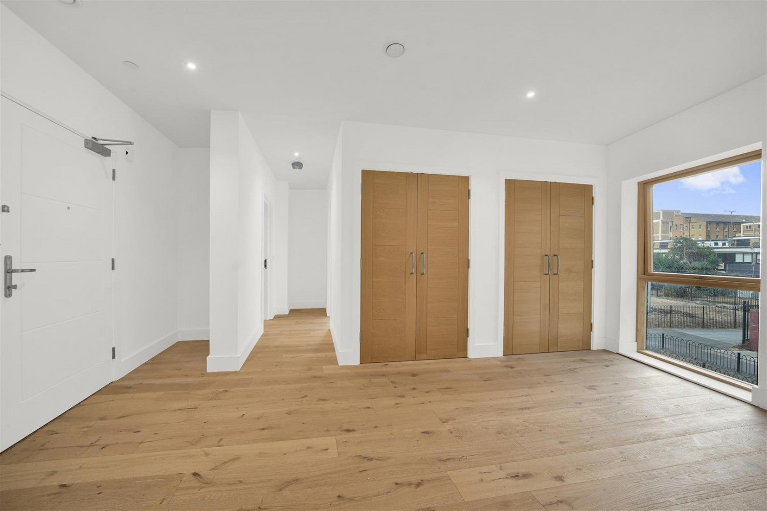 Flat Kingsland Road in Greater London