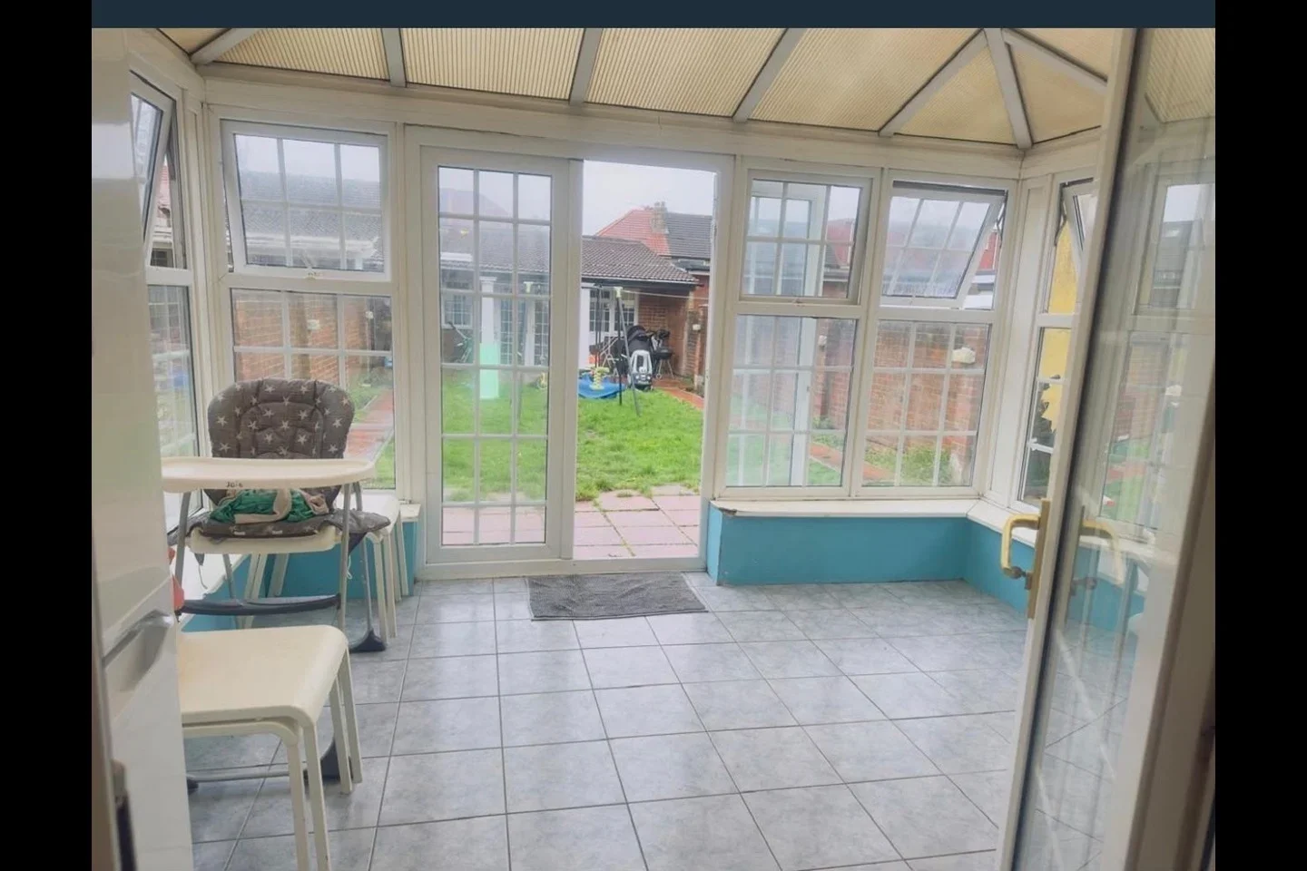 Room Byron Avenue in Greater London