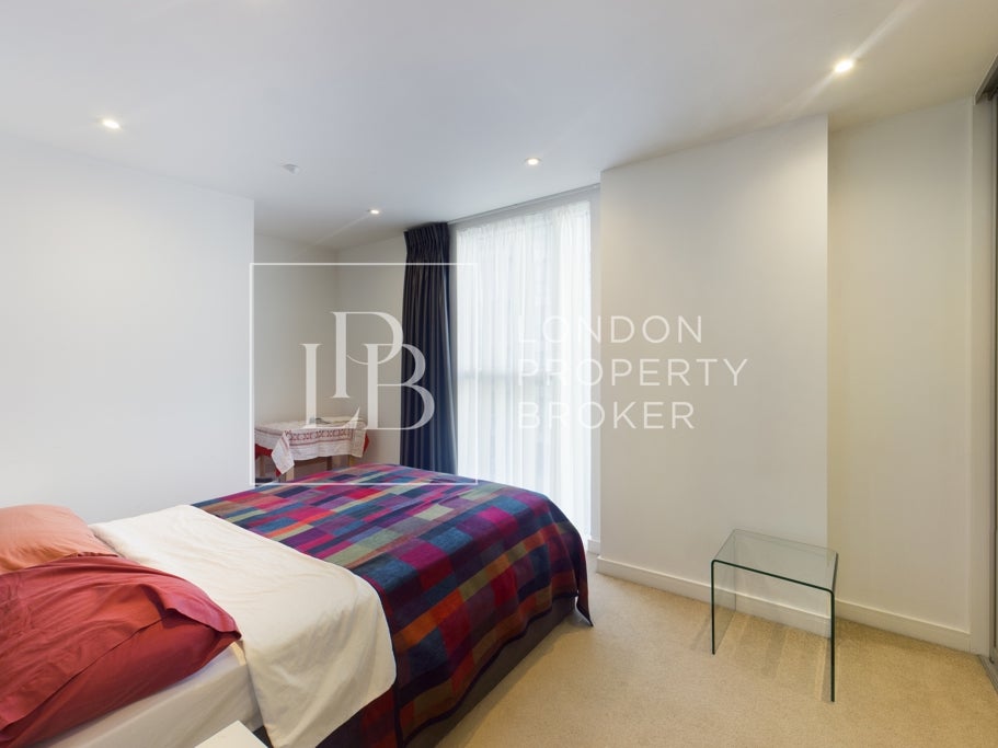 Flat Woodberry Grove in Greater London