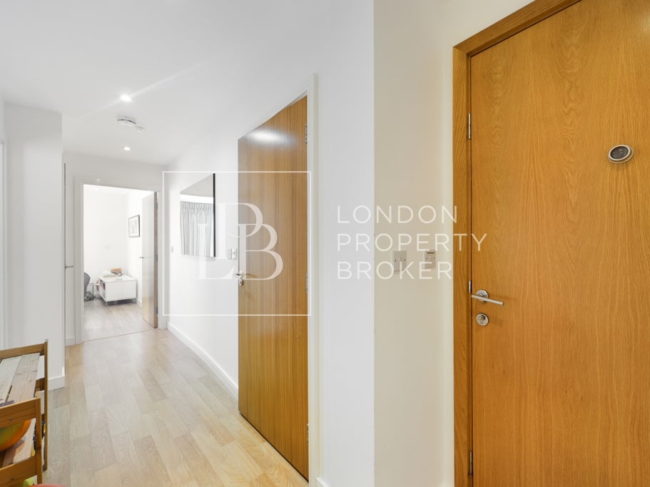 Flat Woodberry Grove in Greater London