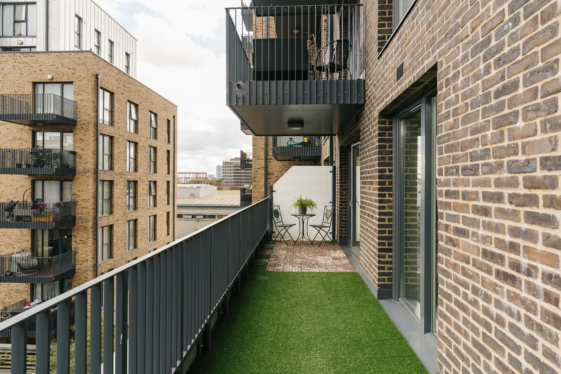 Flat Bolinder Way in Greater London