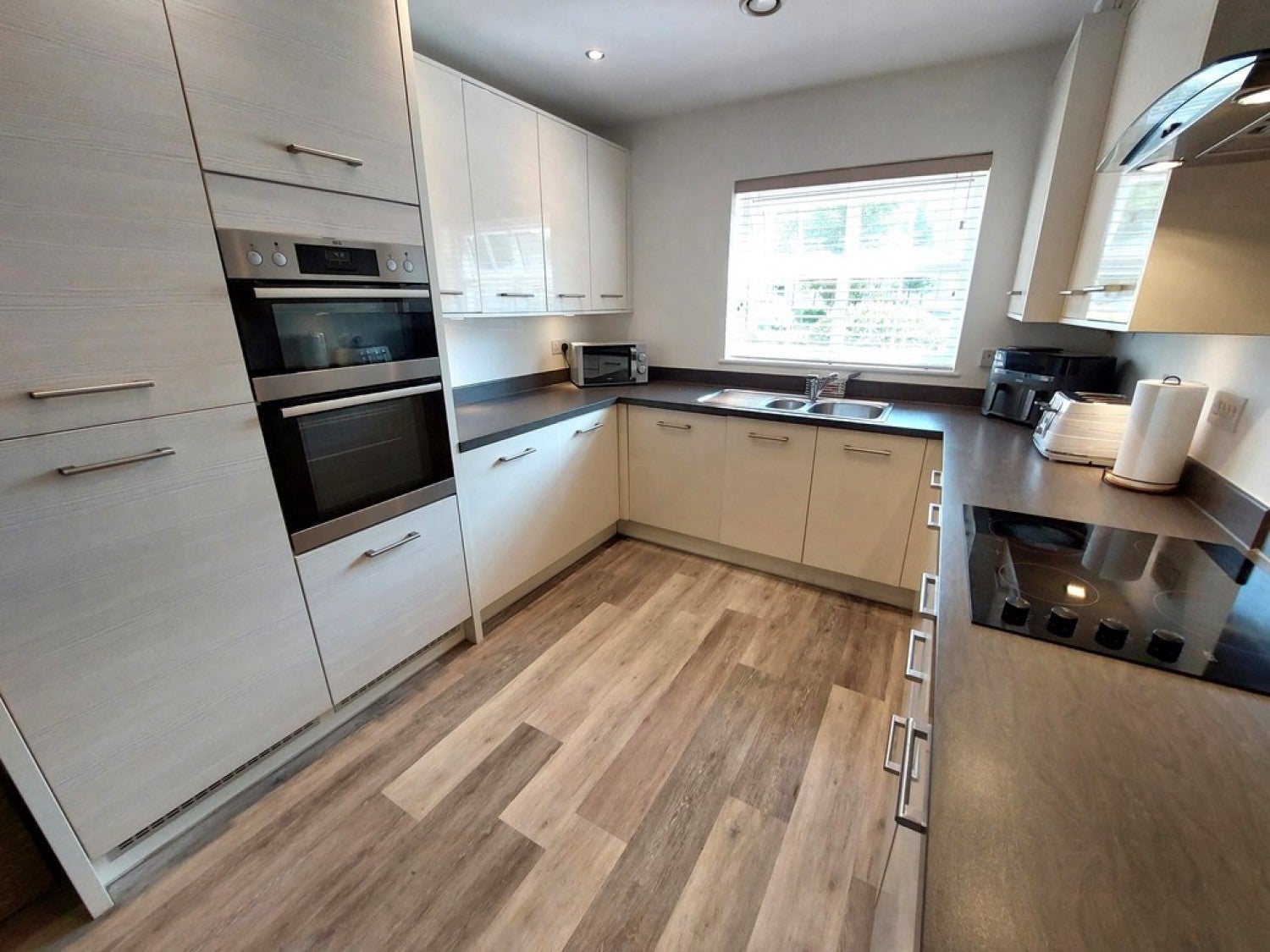Flat Baytree Court in Prestwich