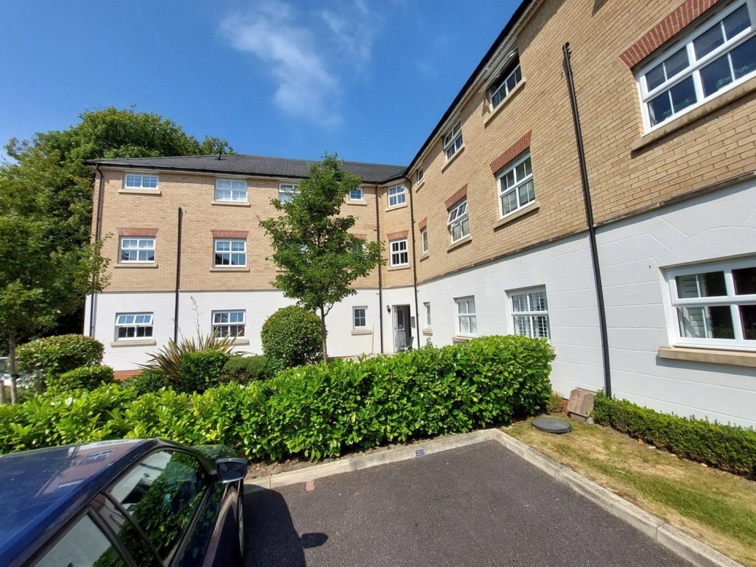 Flat Baytree Court in Prestwich