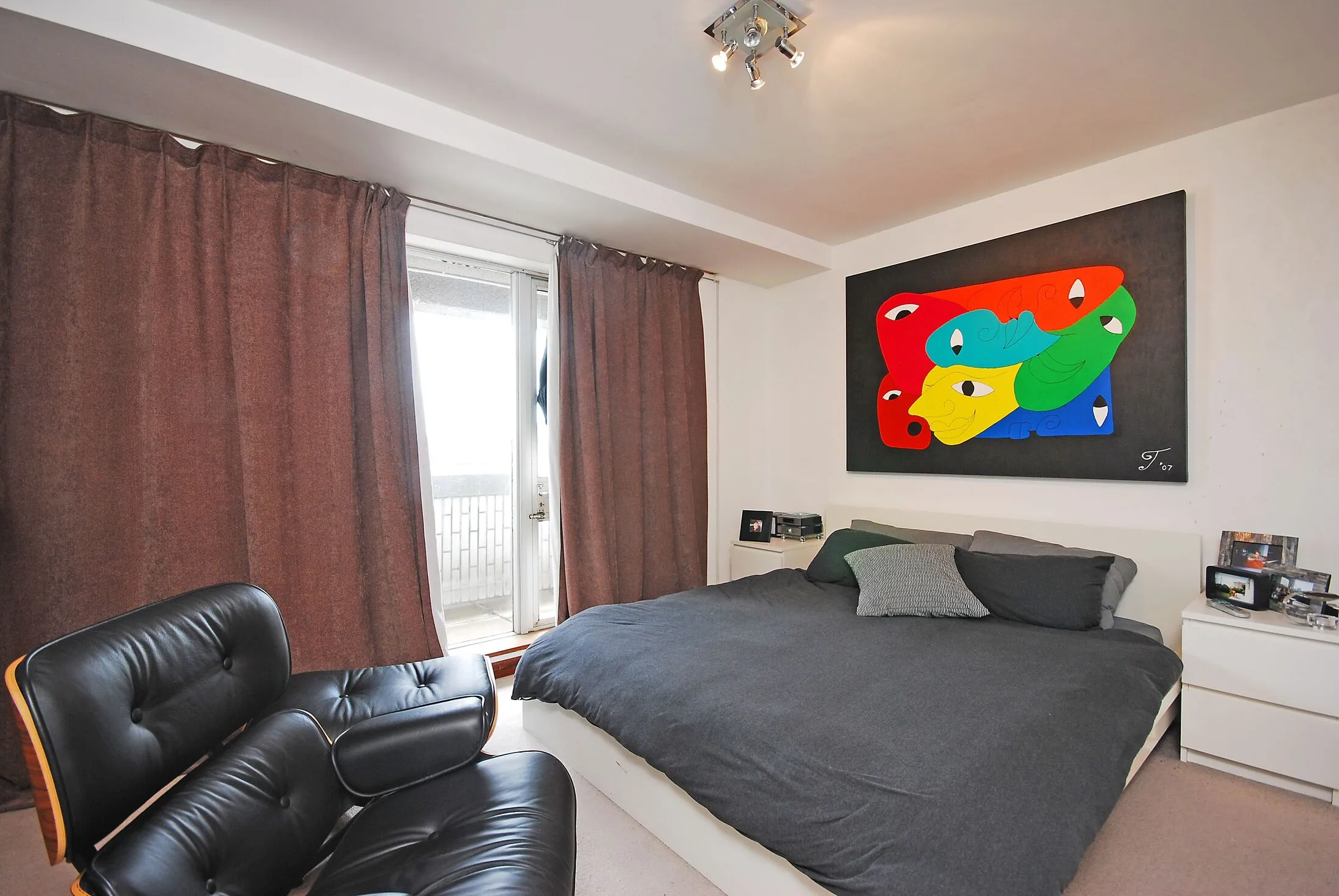 Flat Warren Street in Greater London