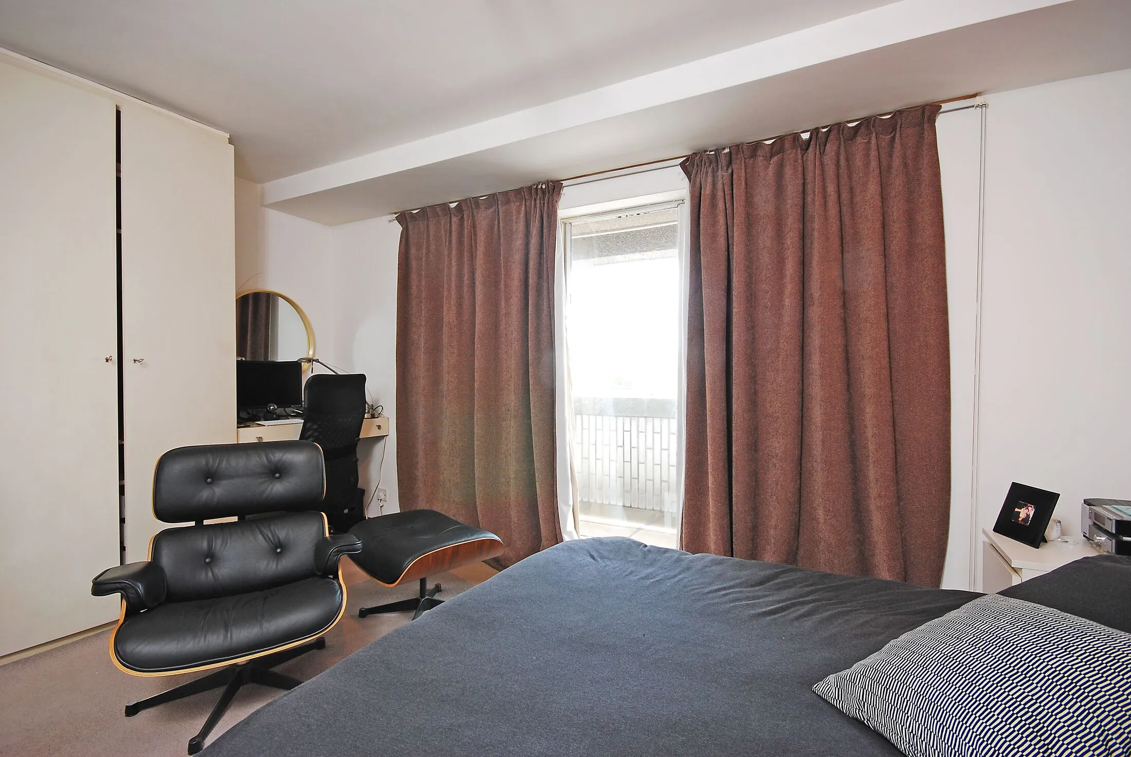 Flat Warren Street in Greater London
