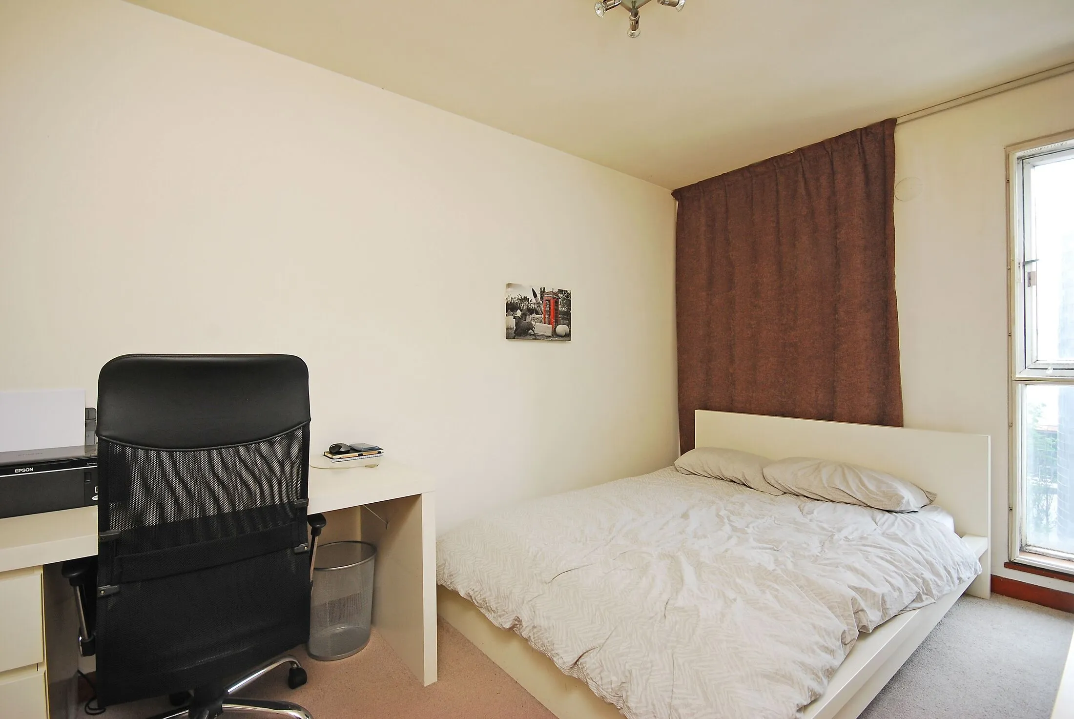 Flat Warren Street in Greater London