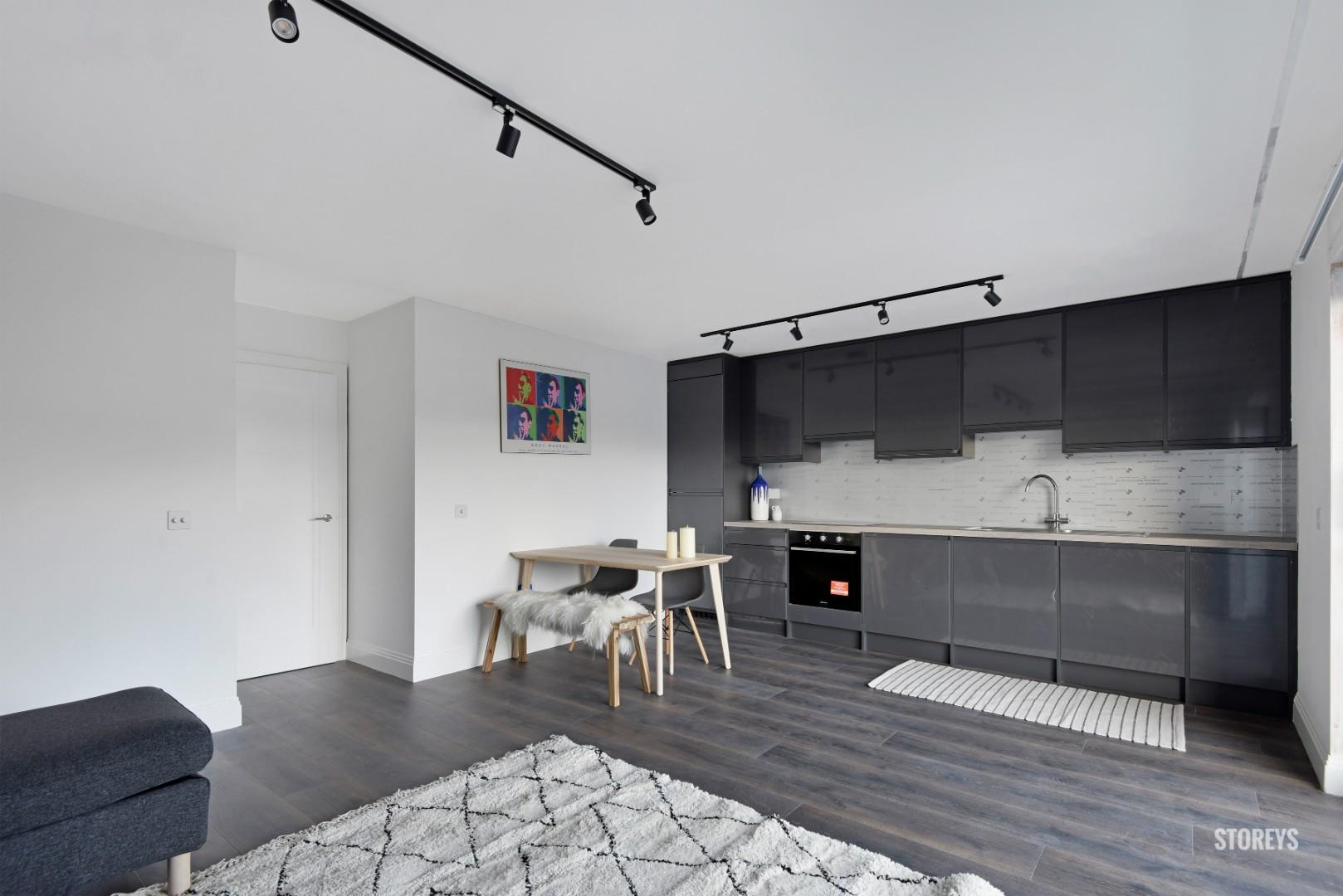 Flat Mare Street in Greater London