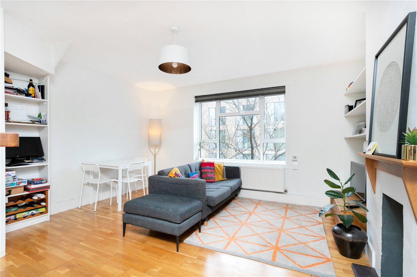 Flat Avenell Road in Greater London