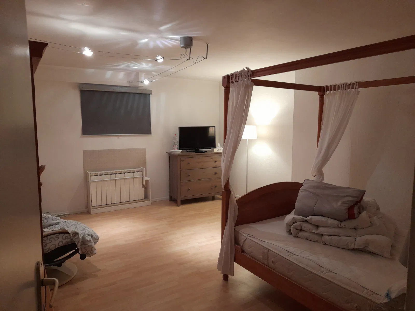 Room D 105 in Village-Neuf