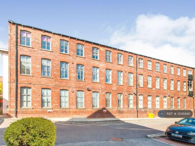Flat Briggs Buildings in Leeds