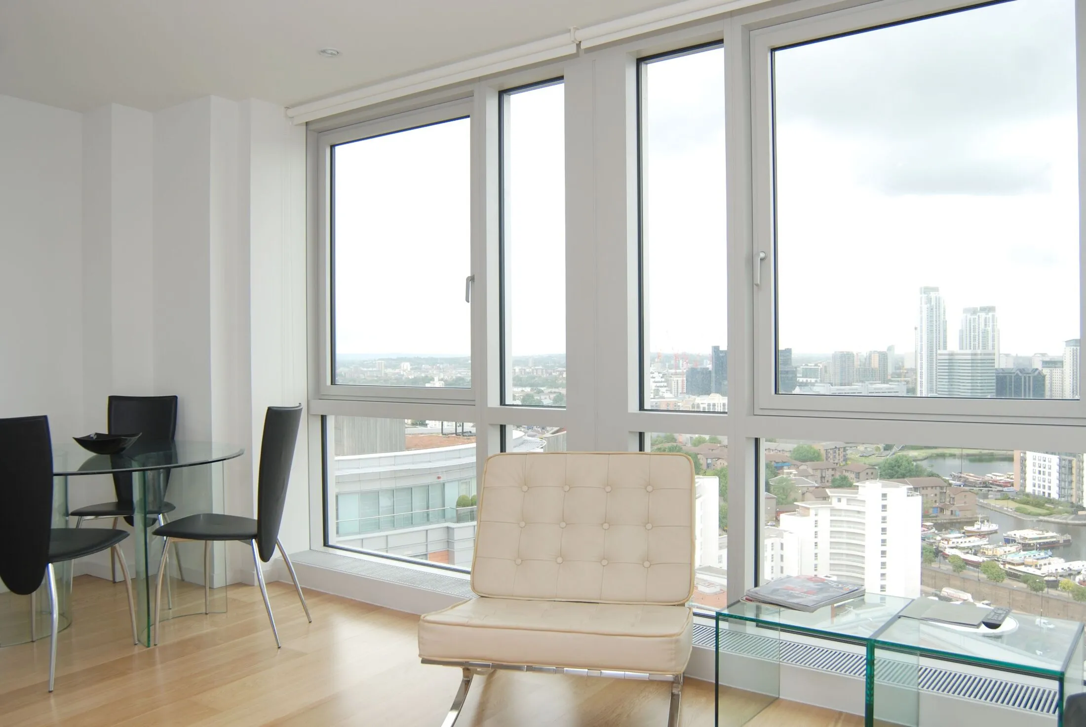 Flat Fairmont Avenue in Greater London