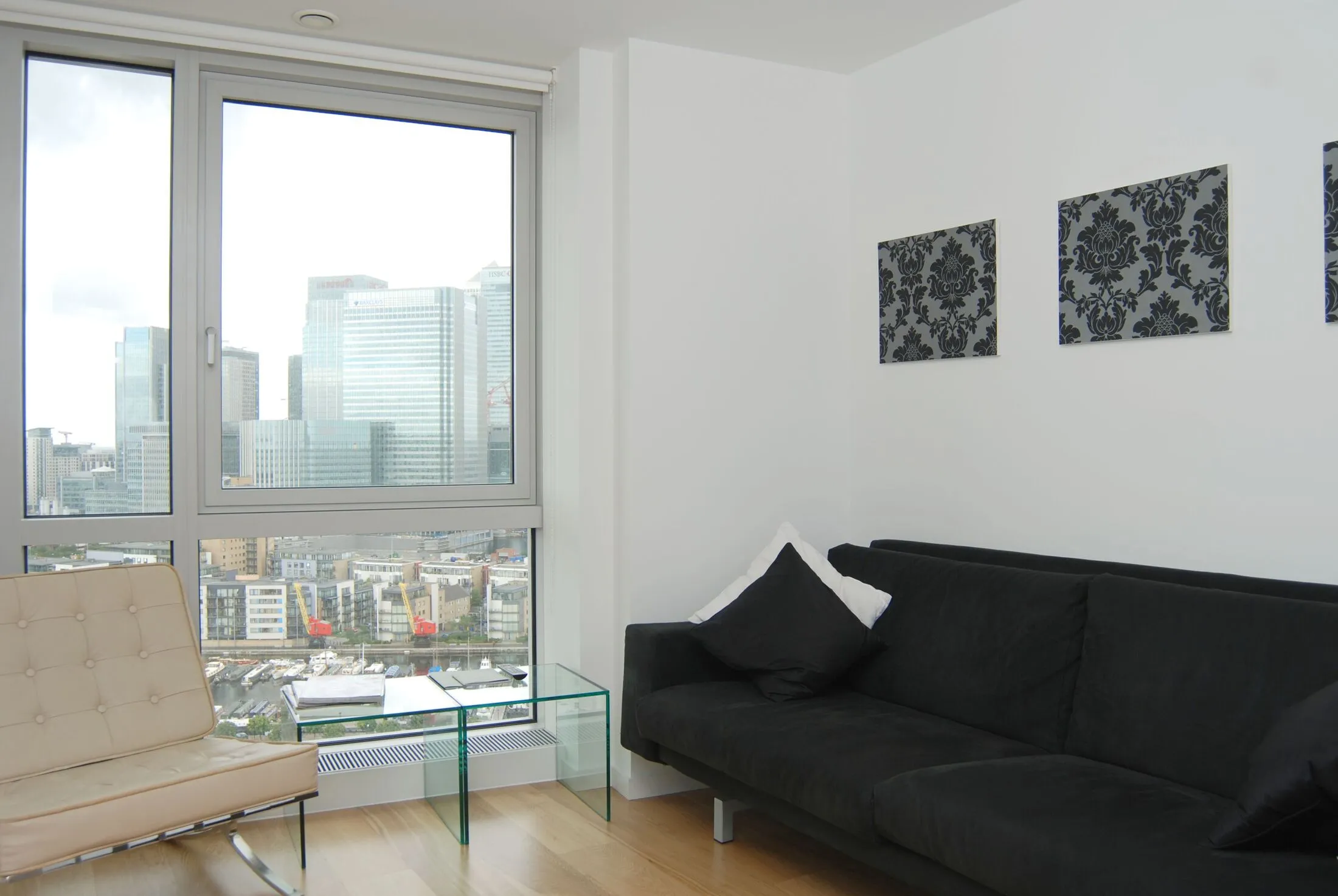 Flat Fairmont Avenue in Greater London