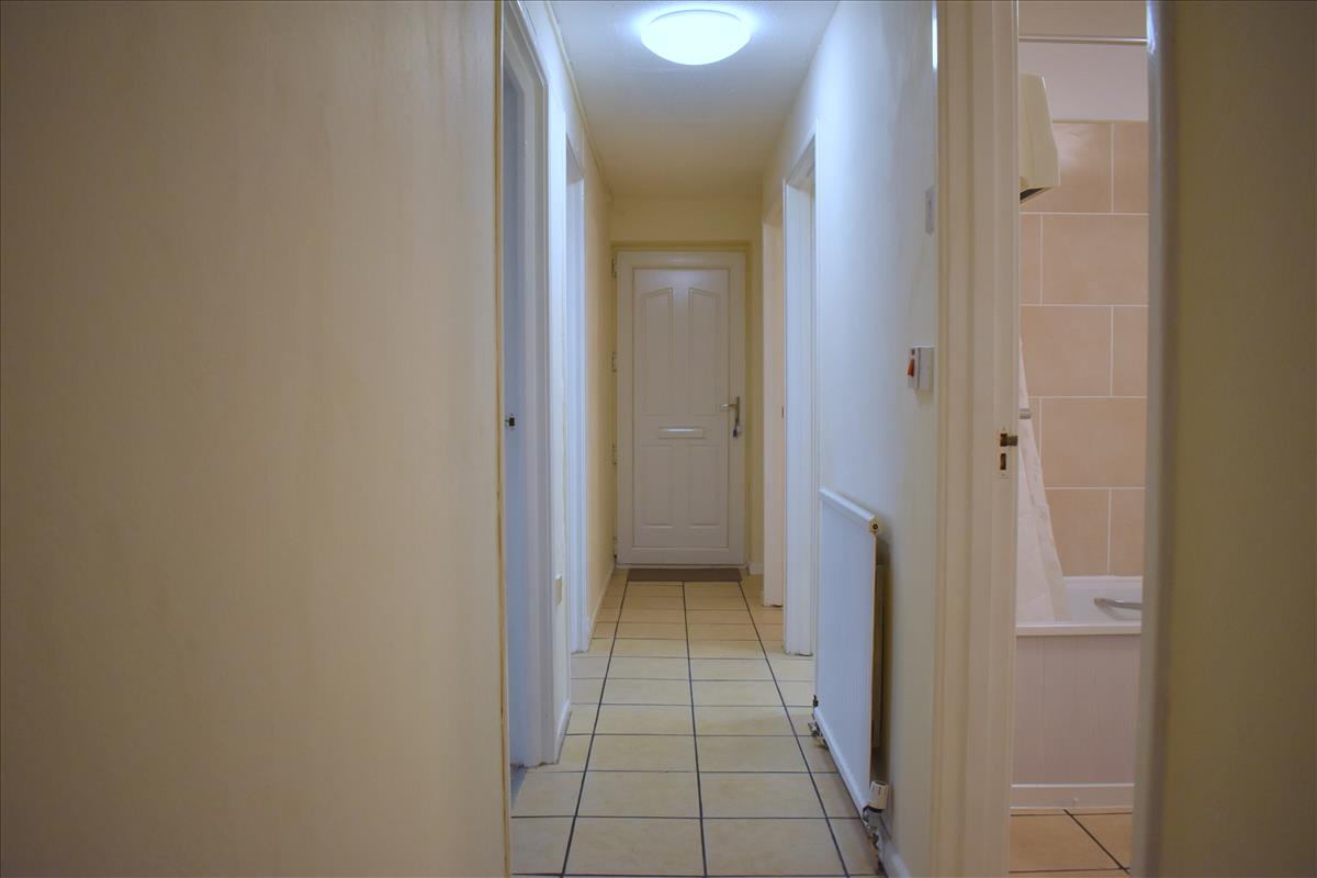 Flat Greenhill Close in Barrow-in-Furness