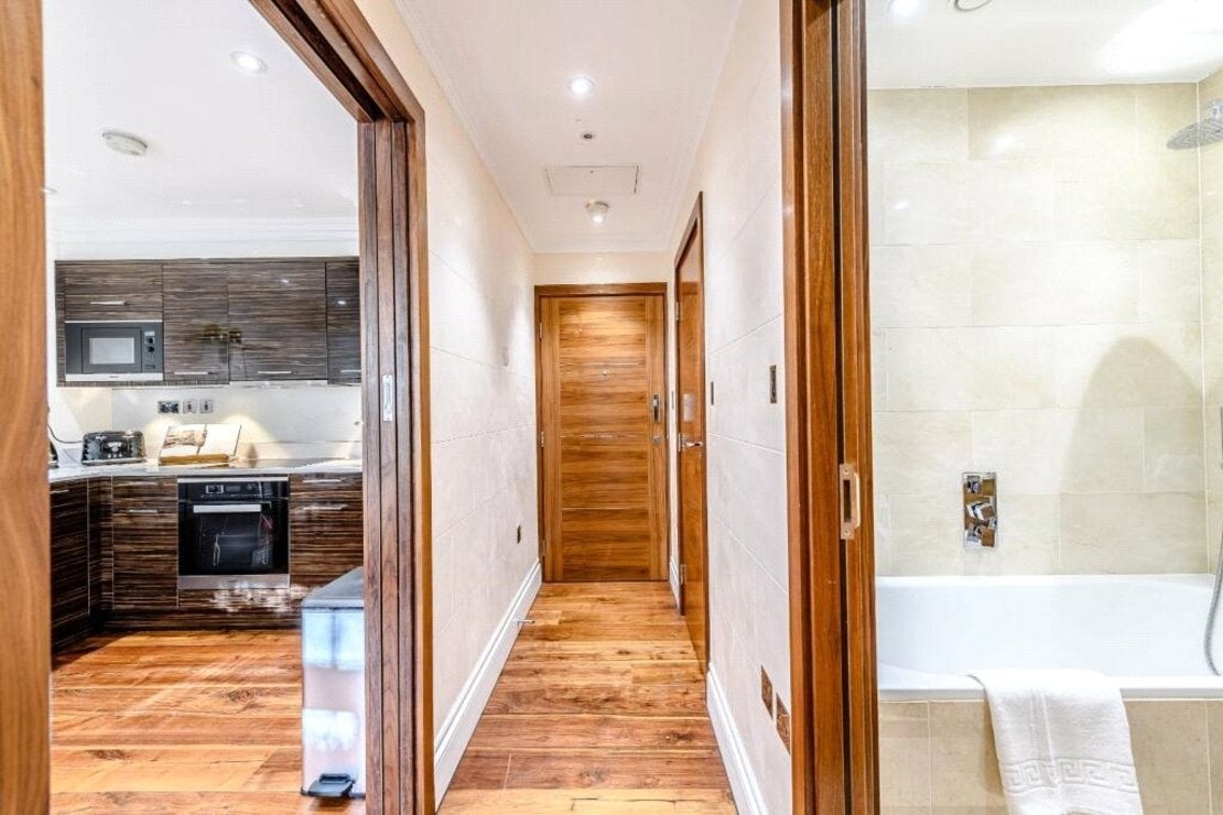 Flat Kensington Gardens Square in City of Westminster