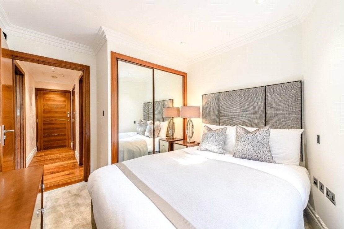 Flat Kensington Gardens Square in City of Westminster