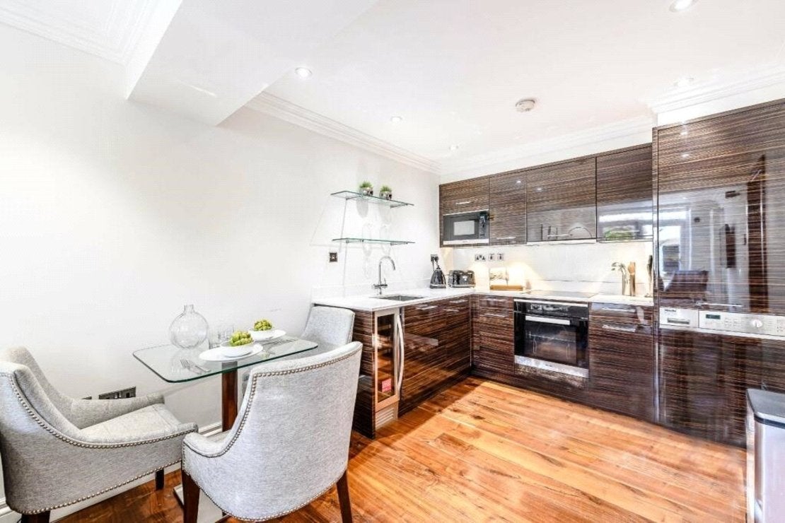 Flat Kensington Gardens Square in City of Westminster