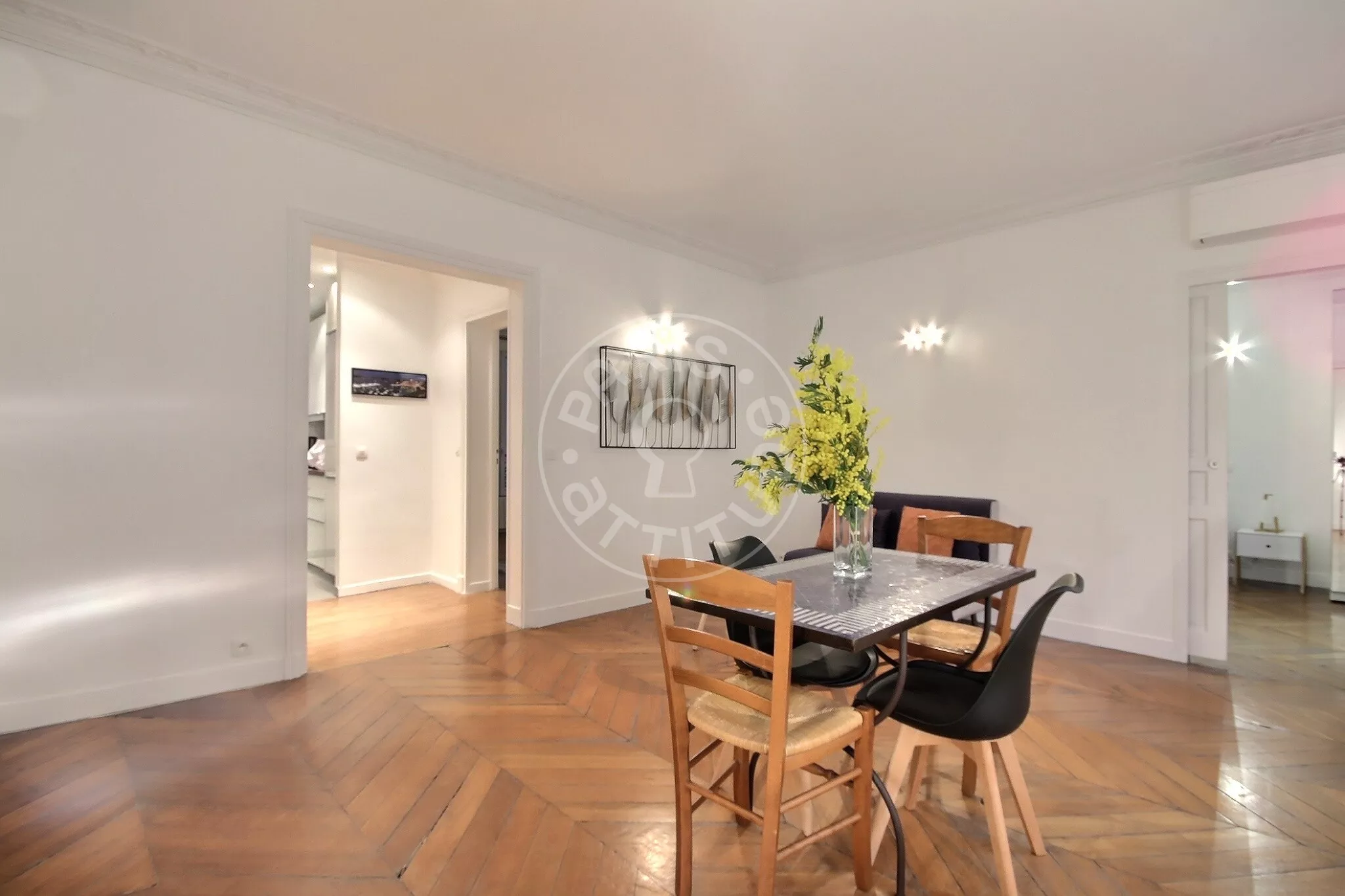 Flat Rue Saint-Placide in Paris